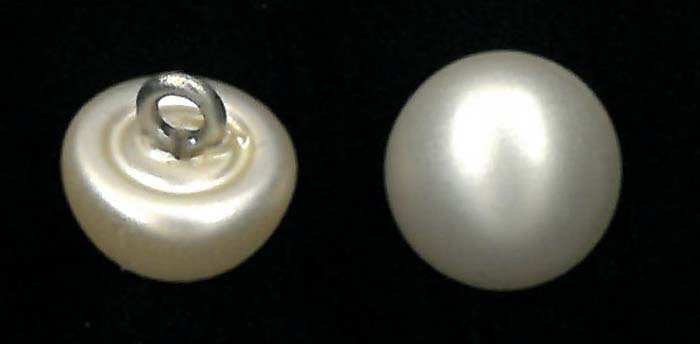 MATT HALF ROUND PEARL BUTTON - SIZE 10 - CHAMP